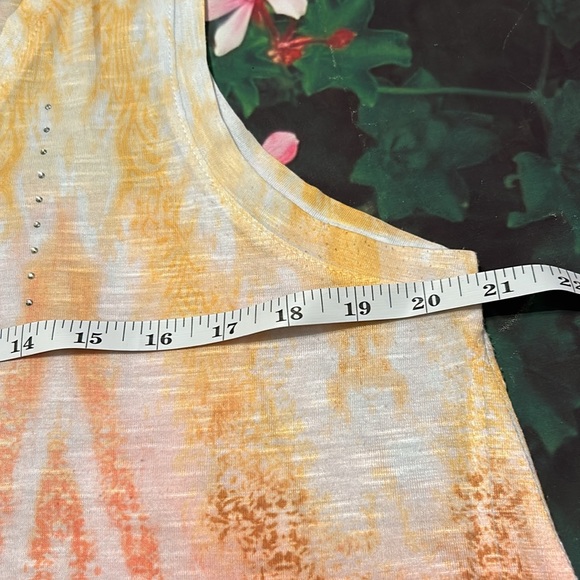 Time and Tru Tank Top - Picture 7 of 11